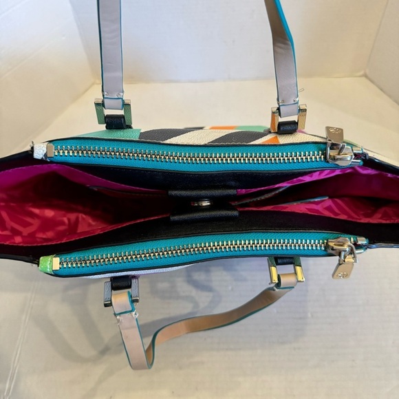 Trina Turk Women’s Multi Color Geo Purse Pocketbook Bag Tote Handbag PVC - Picture 15 of 16